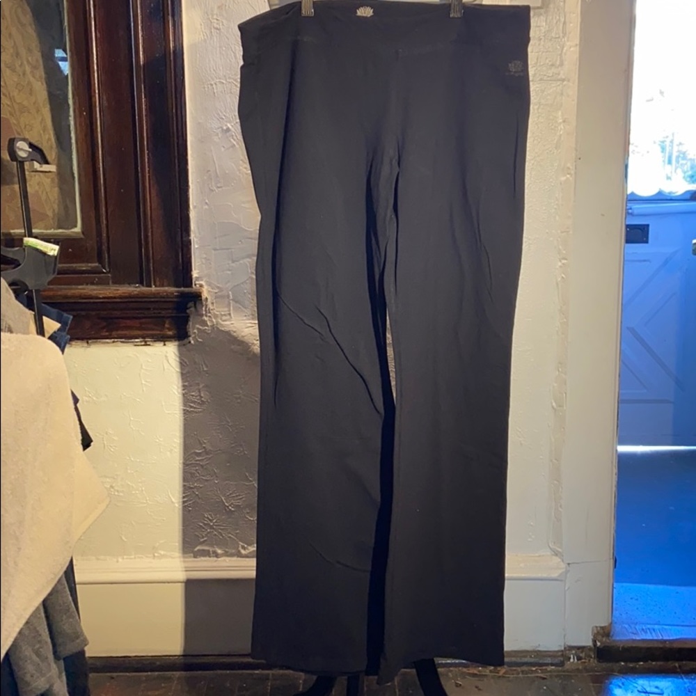 Roots yoga workout pants size XL